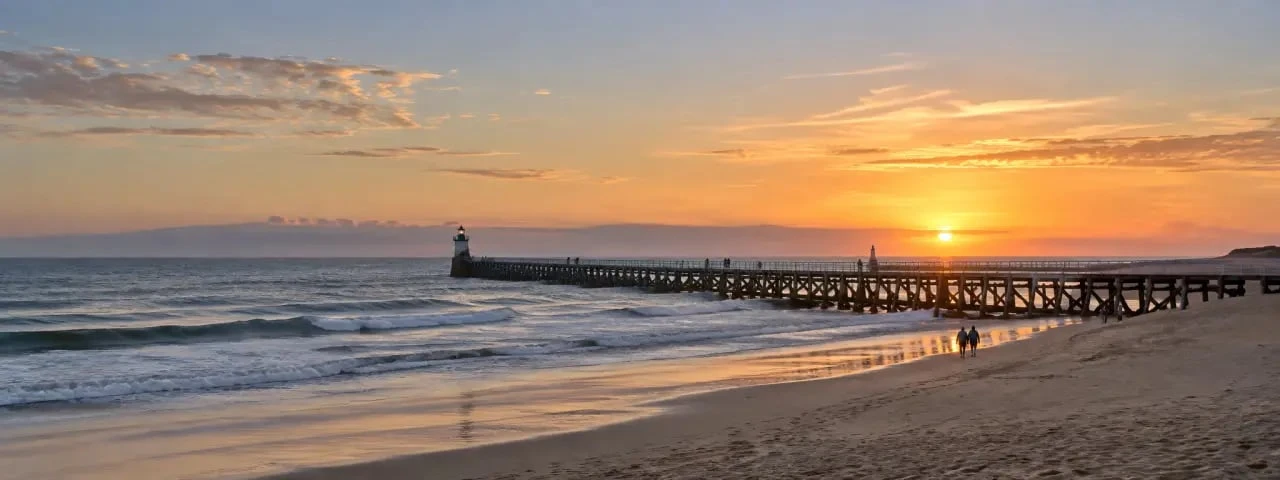 Que faire dans les Landes : promenade sur l’Estacade de Capbreton face à l’océan