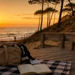 Que faire dans les Landes cette semaine : océan au coucher du soleil, plage et surfeurs