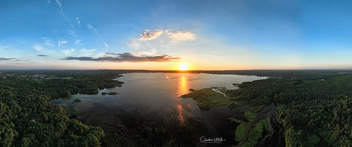 Vue du lac de Léon dans les Landes